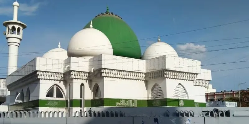 Nearby Sightseeing Places in Thousand Light Mosque