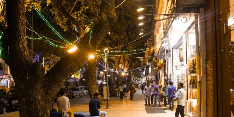 Highlights Of Pondy Bazaar’s Nighttime Atmosphere